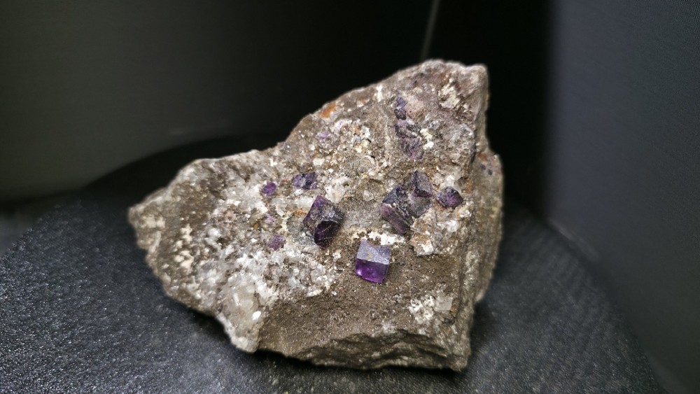 UV Reactive Cubic Fluorite 652g