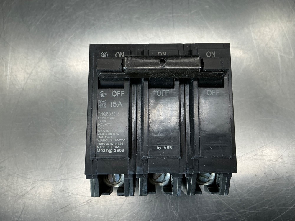 (3) GE THQB32015 Circuit Breakers 3-Pole, 15a