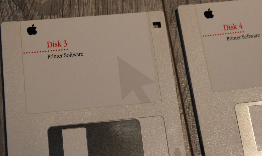 APPLE PRINTER SOFTWARE 1995 SET OF 4 DISCS ( PLUS 2 OTHERS)