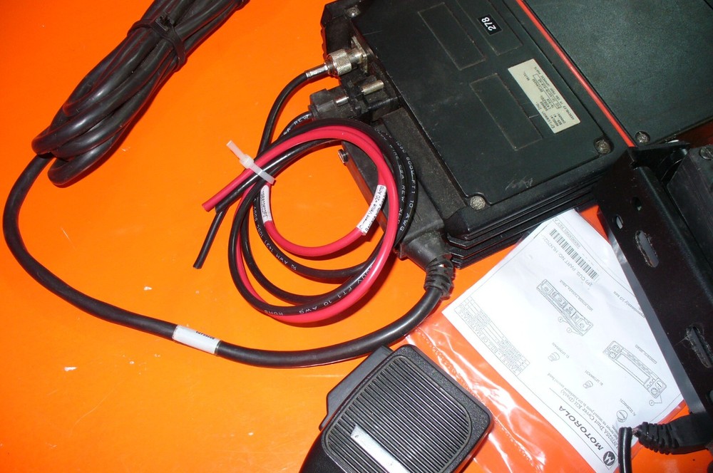 GE ERICSSON D28MG2 MOBILE RADIO WITH CABLES