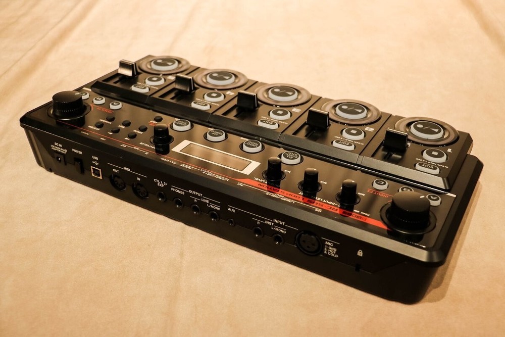 BOSS RC-505 Loop Station table top Multi-Effects Pedal With Adapter