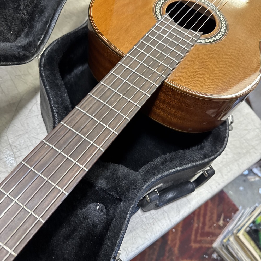 Cordoba C9 Luthier Series Solid Cedar Top Classical Guitar + case Nice!