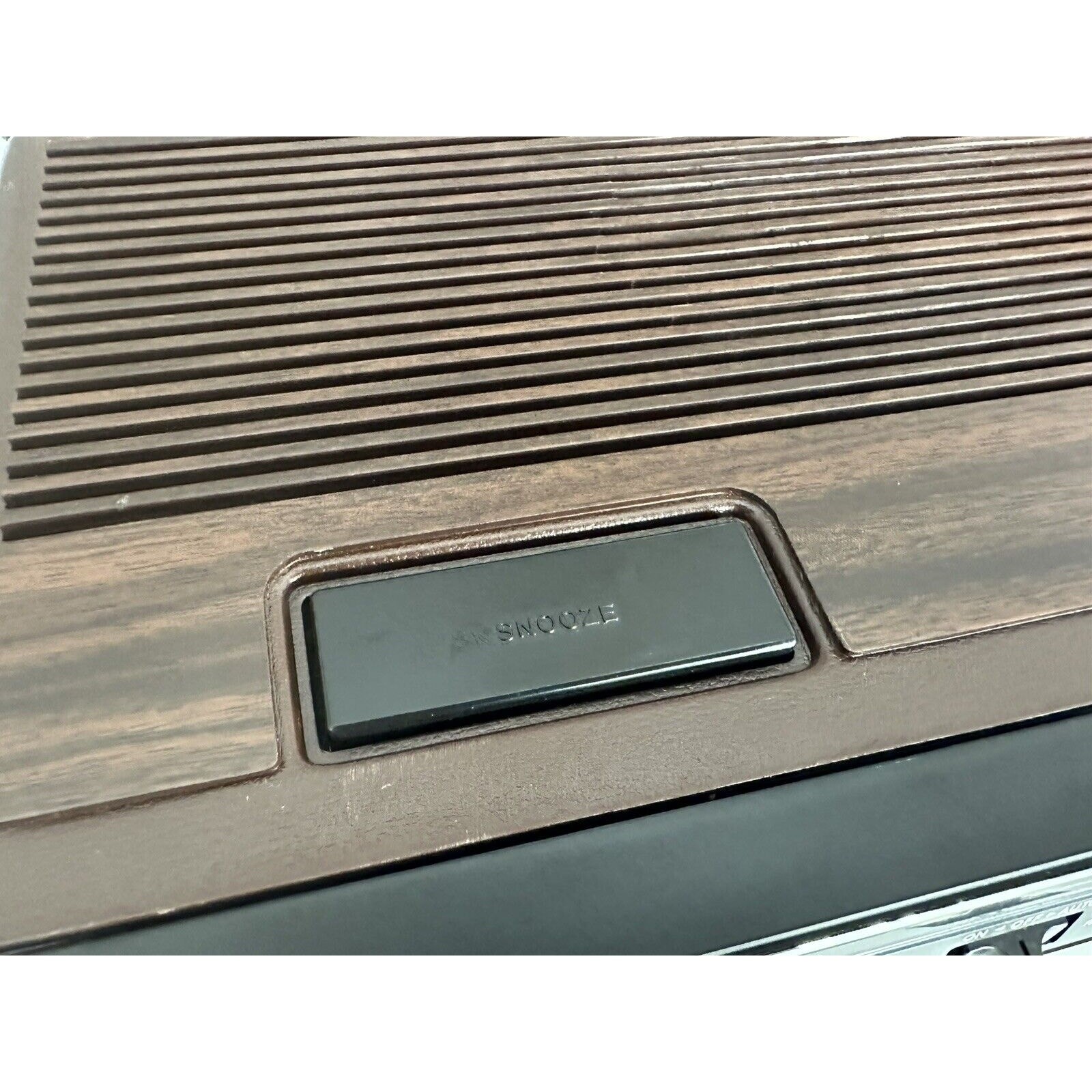 VINTAGE *NEW* 1980's Sanyo RM 5300 Walnut LED Alarm Clock Radio