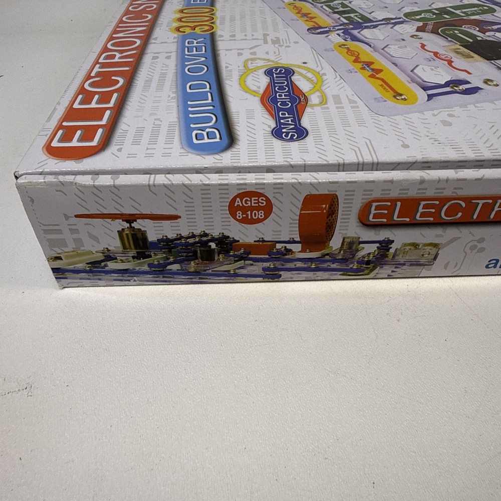 Elenco Electronic Snap Circuits Model SC-300 Project Kit Complete