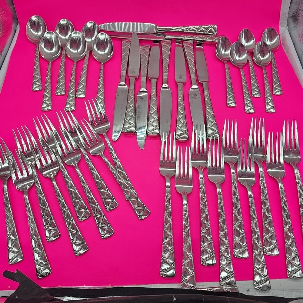 Pfaltzgraff Flatware Cranbrook READ!
