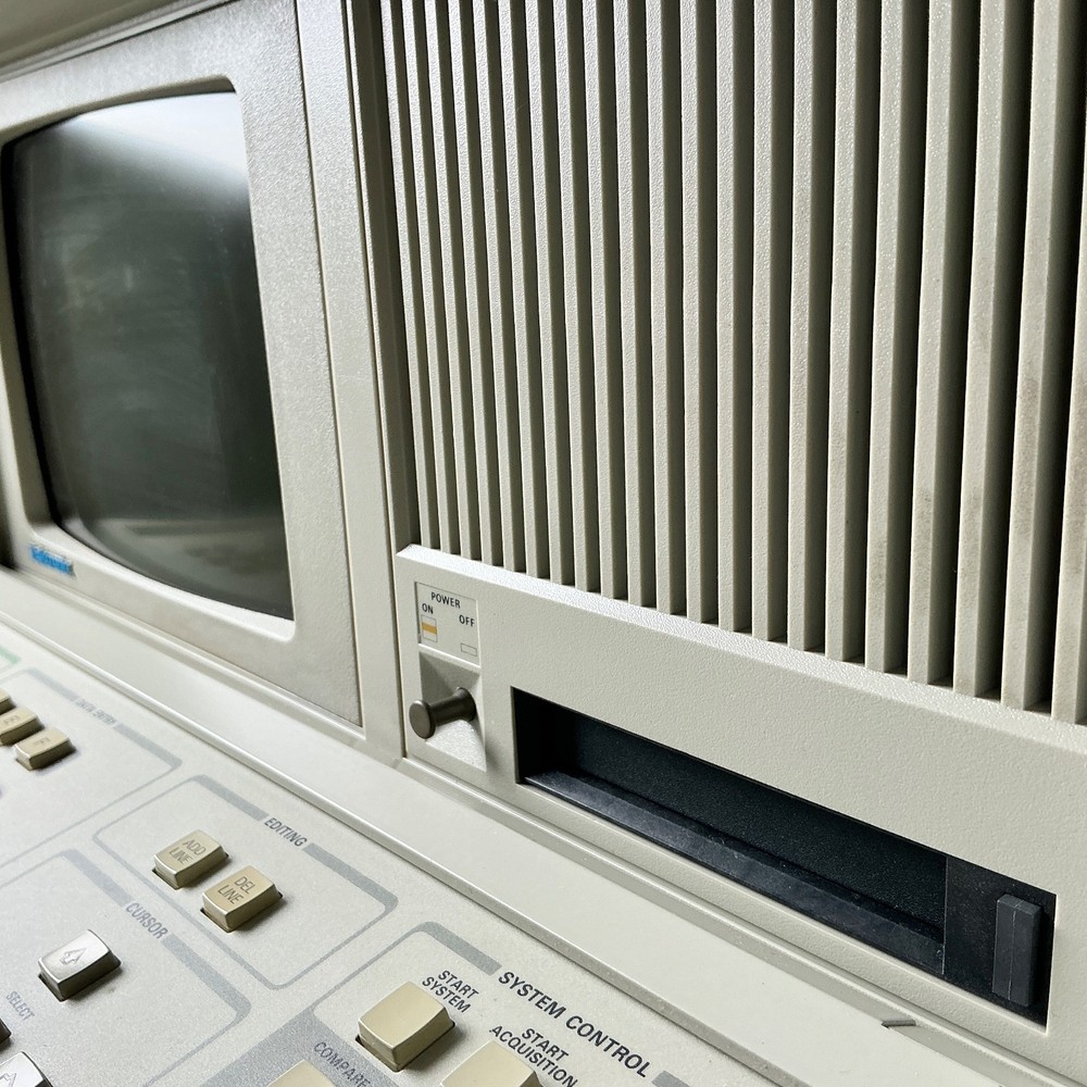 Tektronix DAS 9100 Digital Analysis System Logic Analyzer Mainframe