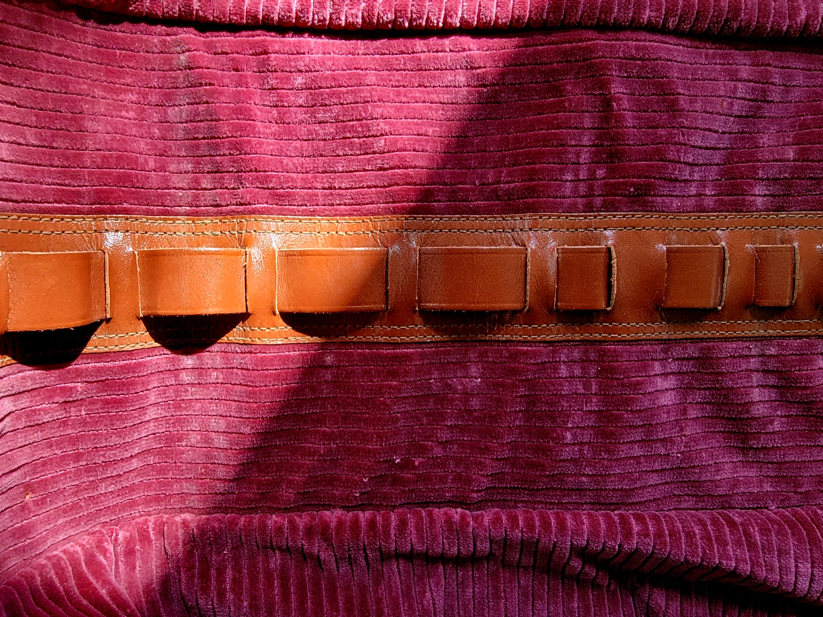 ANTIQUE 43 PC. SCALPEL & MEDICAL INSTRUMENTS KIT WITH VELVET-LINED ROLL-UP CASE