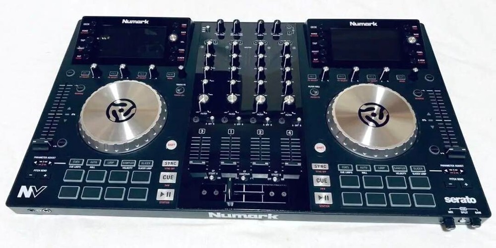 Numark NV 4 Deck Dual Display DJ Controller Black Very Good