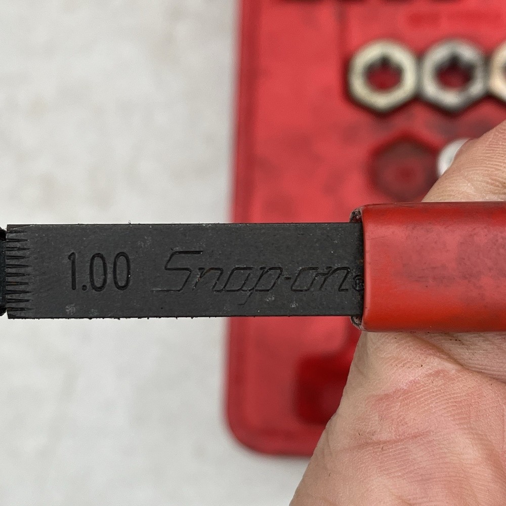 SNAP-ON - RTD40 - RETHREADING SET -W/Red Hard Case - Missing 3 pcs