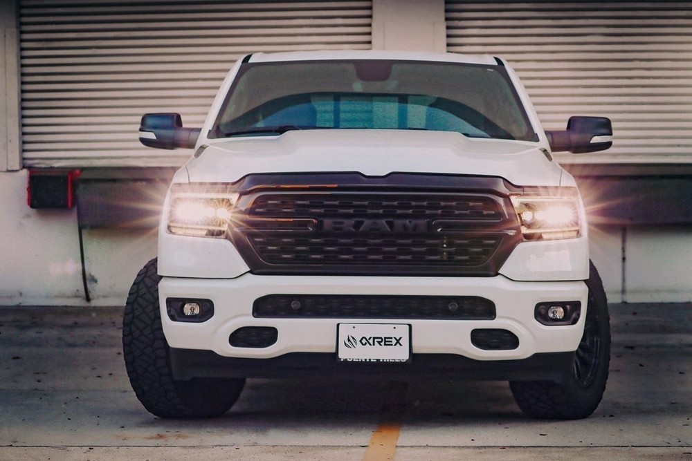 NOVA-SERIES PROJECTOR HEADLIGHTS