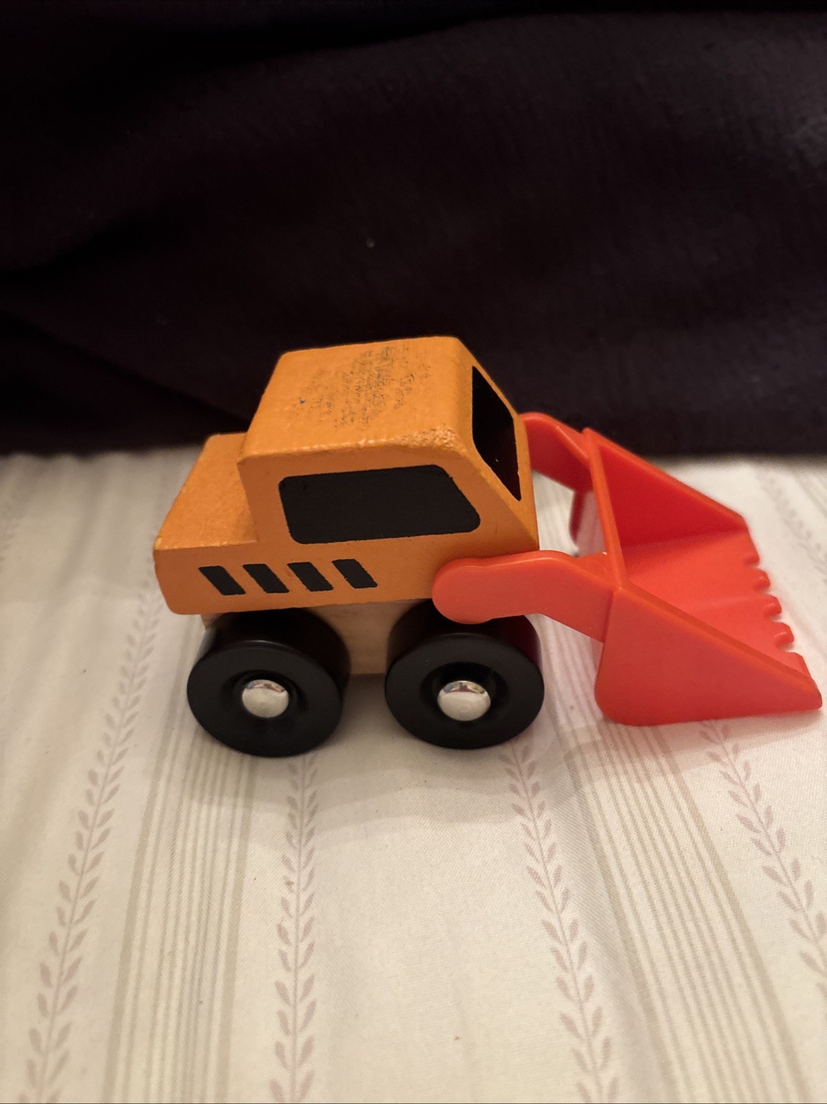 Giggle Scape Wooden Toy Truck Excavator Construction Vehicle