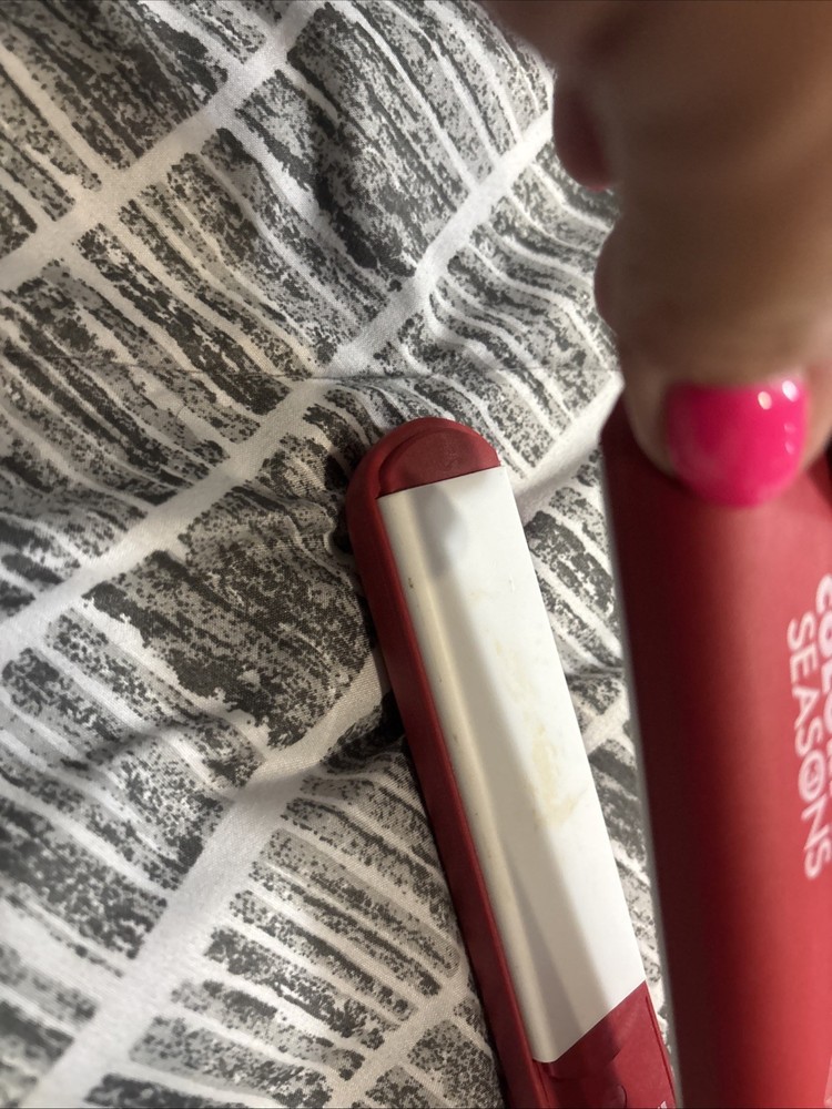 Her Styler Seasons 6 Ceramic Flat Iron