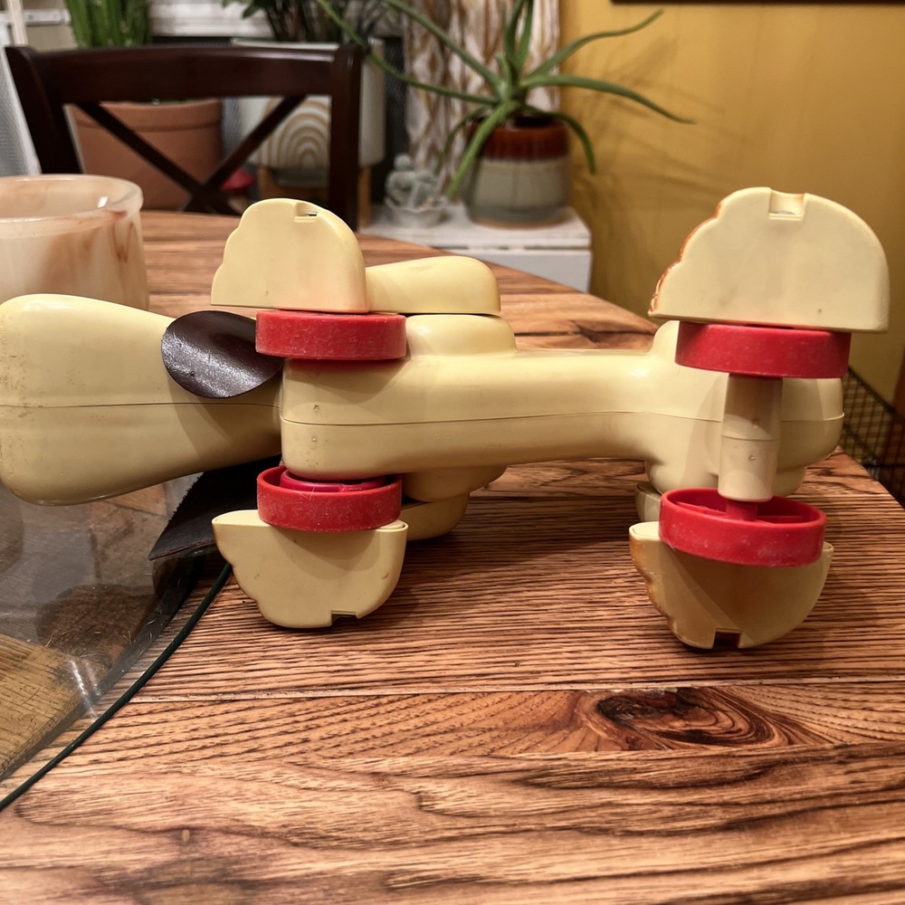 1970s Hasbro Digger The Hound Dog Sleuth Detective Pull String Toy Feet Work