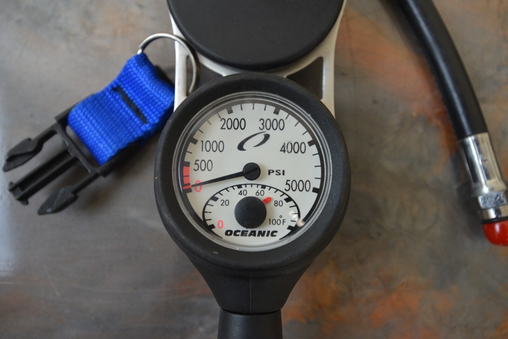 Oceanic Versa Pro Dive Computer 3 Gauge Console w/ Compass & 5000psi Gauge