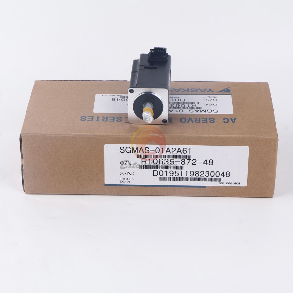 ONE New Yaskawa servo Motor SGMAS-01A2A61