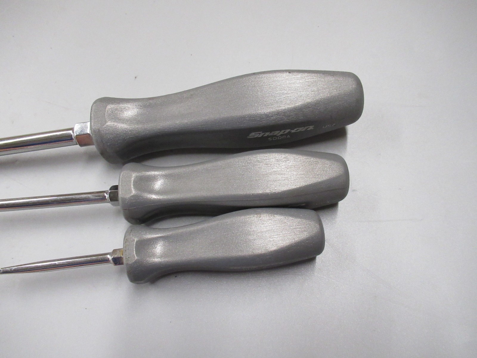 Set of 3 Snap-On SDD Flat-Head Gray Hard Handle Screwdrivers SDD2 SDD4 SDD8
