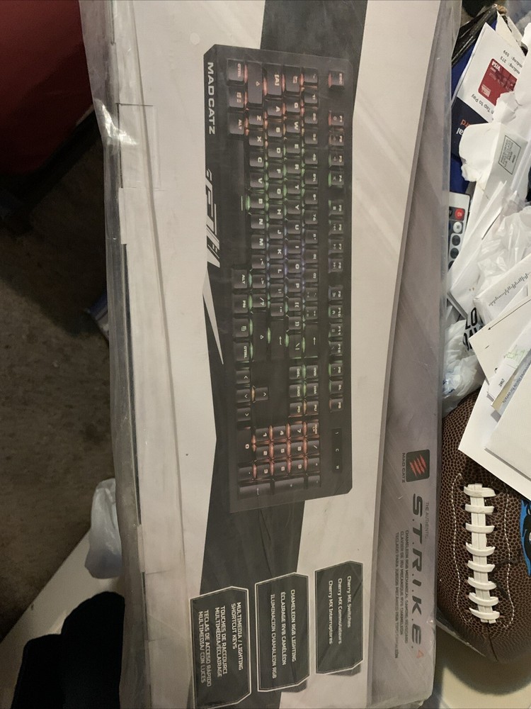 Madcatz Strike 4 Mechanical Keyboard Wired Usb W/ Backlight
