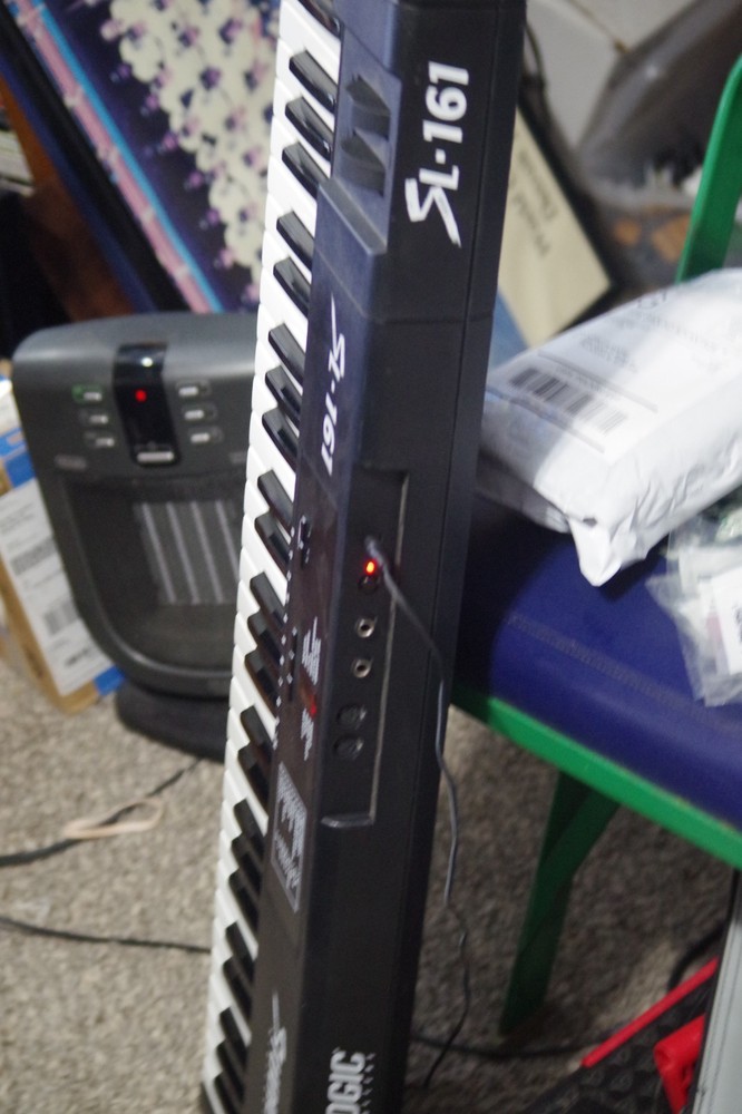 STUDIOLOGIC 61 KEY SL-161 MIDI CONTROLLER, WITH FOOT PEDALS, GREAT CONDITION!
