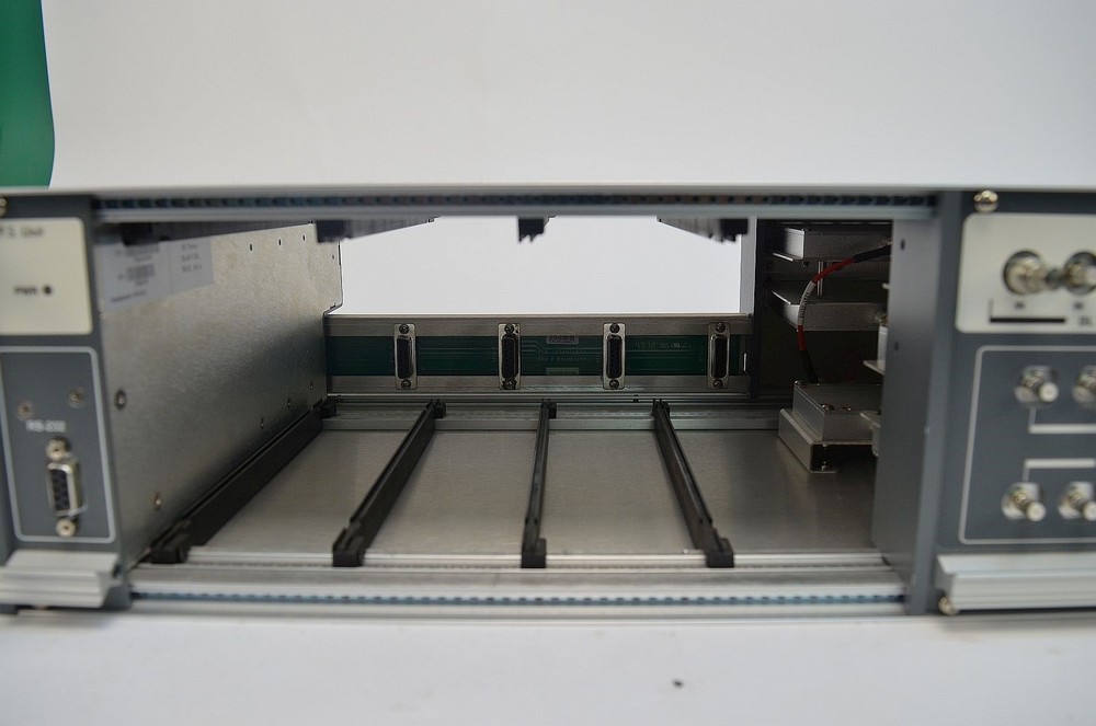 Corning MobileAccess RIU-4 Radio Interface Unit Chassis P.S. Base Unit OCH