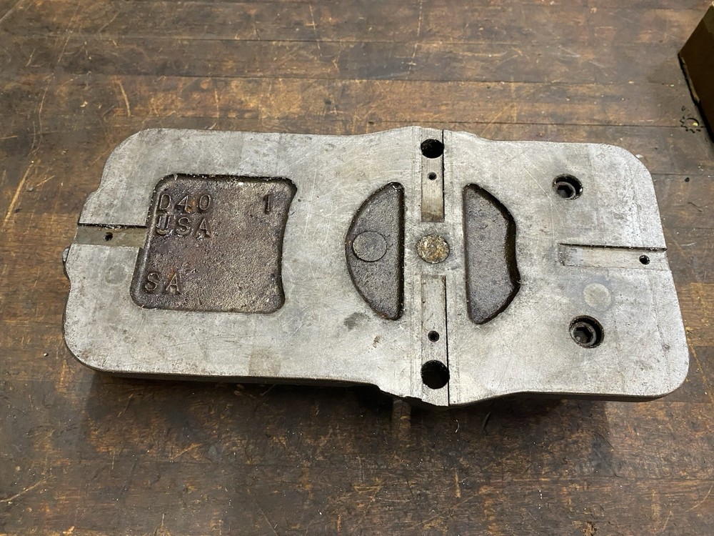 KURT ANGLOCK 4" MILLING MACHINE VISE D40,