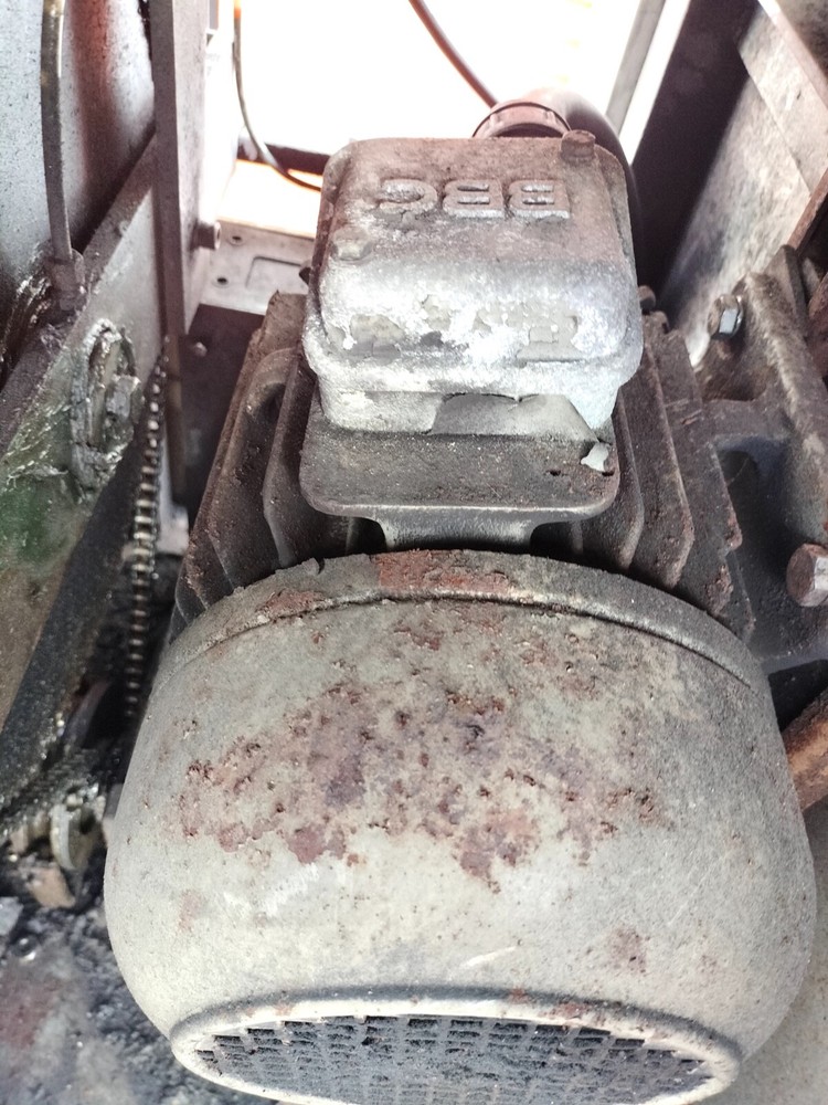 Hollymatic Meat Grinder - Parts Missing