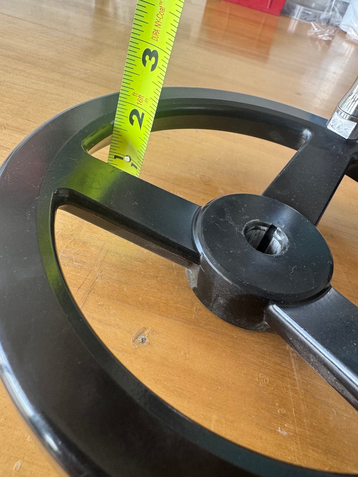 8" aluminum handwheel for 5/8" shaft, 4" swivel handle