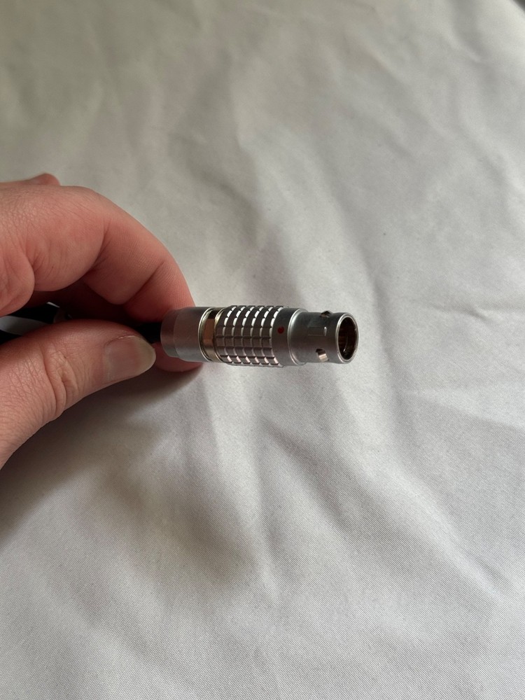 V-Mount Plate with 6-Pin LEMO 2B Out