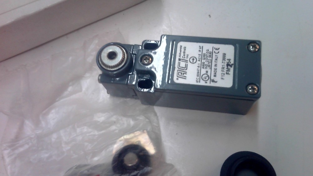 103452 ( FM254) LIMIT SWITCH