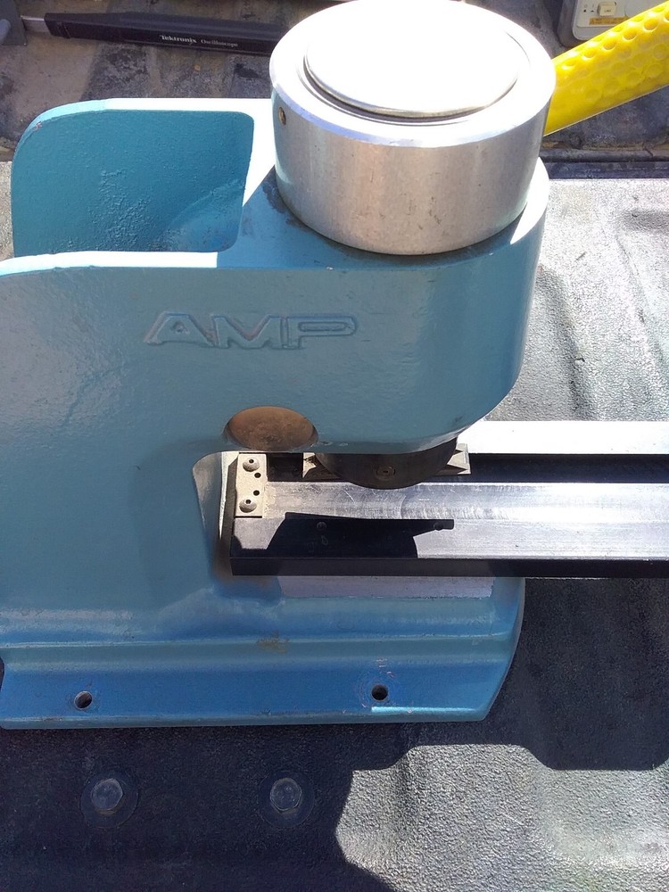 AMP Benchtop Assembly Press Model 91085-2 ( Used )