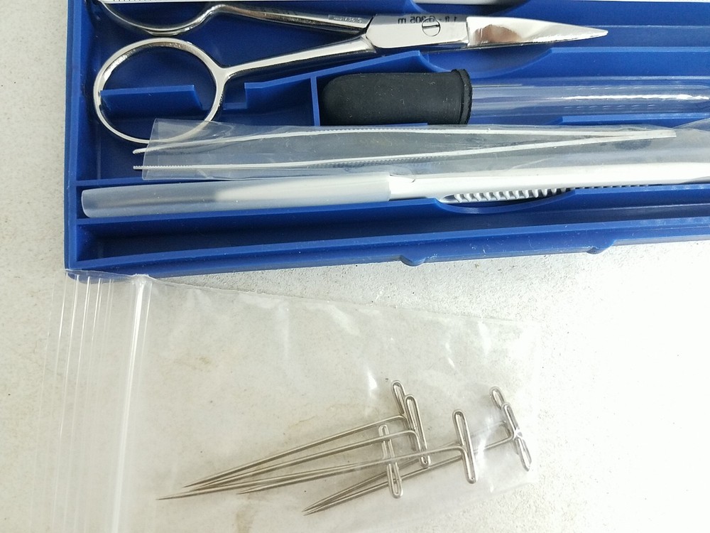 Carolina Dissecting Instruments Set In Case