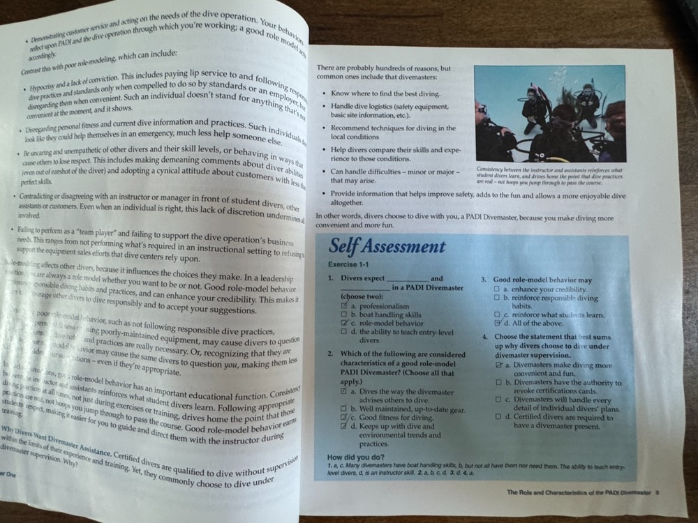 PADI DIVE COMPUTER & DIVEMASTER BOOKS & EDRPML ELECTRONIC SCUBA DIVING COMPUTER