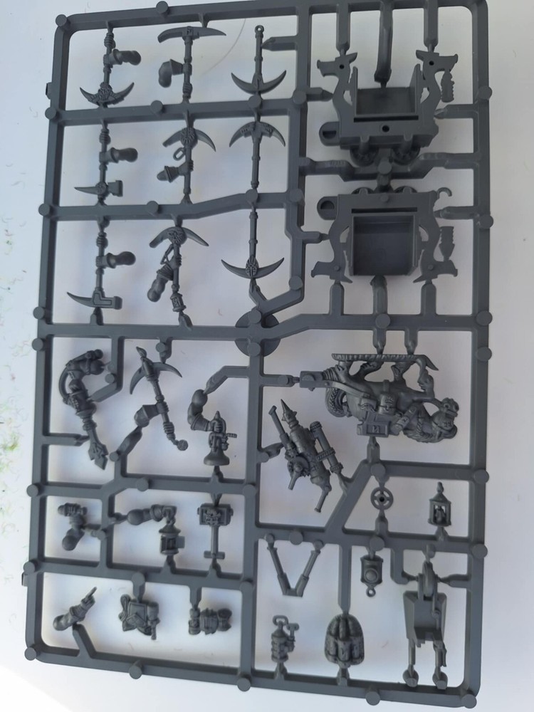 Warhammer Dwarf Miners Boxed, Plastic - opened