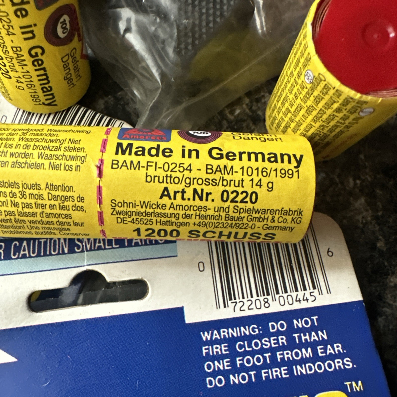 Vintage Toy MEGABLASTER ! CAP GUN in sealed Package caps paper