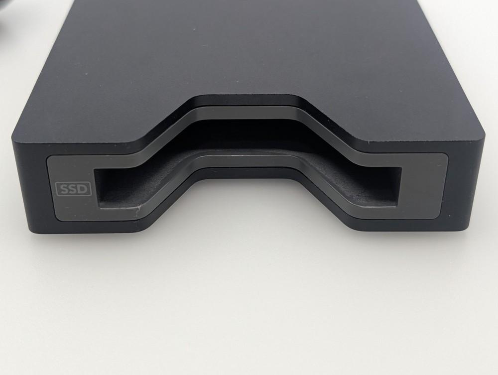 Blackmagic Design HyperDeck Shuttle 2 with original power supply