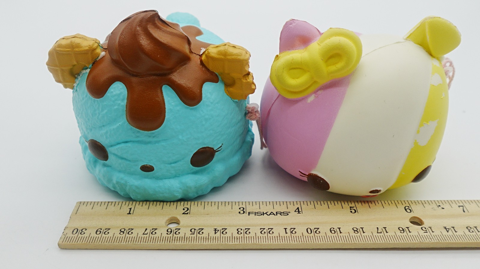 MGA 2 Pack Num Noms Smooshcakes Van Minty Bubblegum Super Squishy Collect READ!!