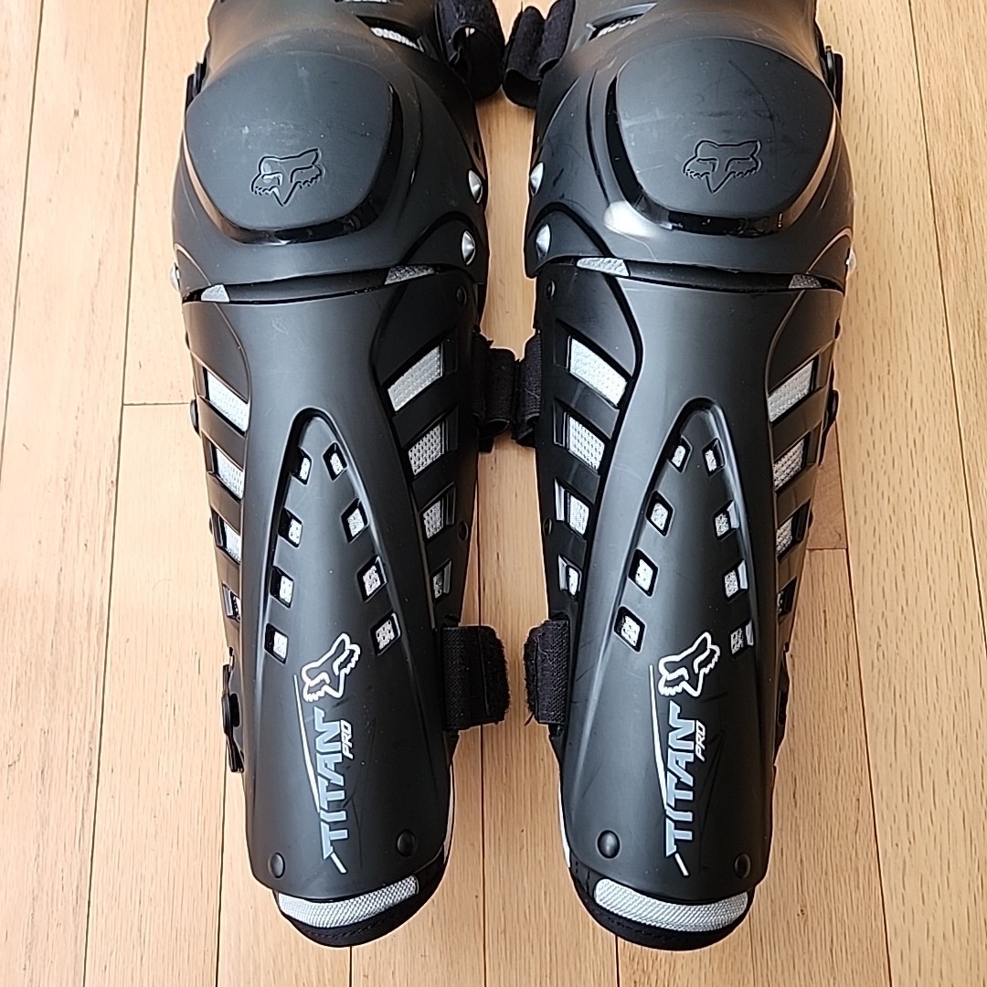 Fox Racing Titan Pro Knee Shin Guards Adult Pair Black One Size Motocross READ