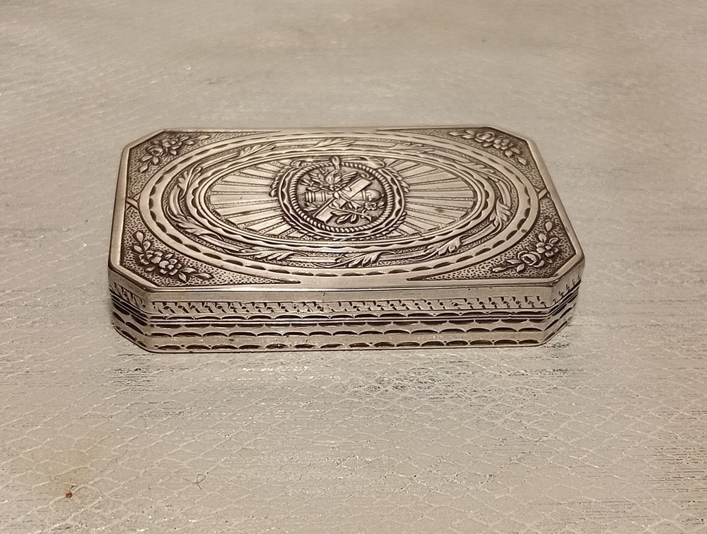 Solid Silver Snuff Box, German 1890, Louis XV Style.