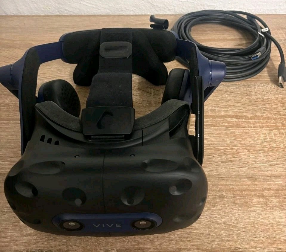 HTC Vive PRO 2 VR Headset With Display Cable