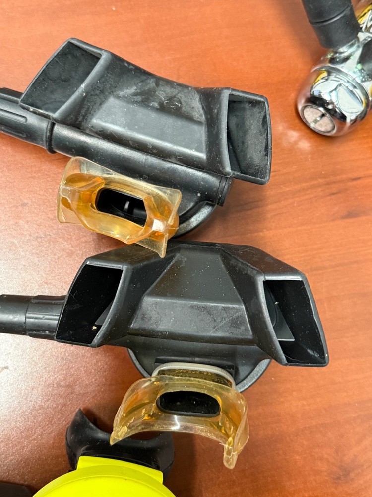 Qty 2US Divers Conshelf 22 & Octopus need service