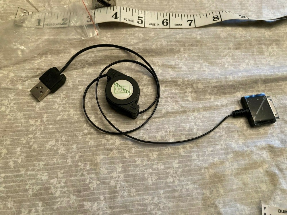 usb iPod cable retractable. Black. New.