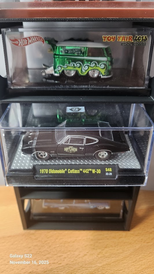 Hot Wheels RLC or M2 Case display Rack