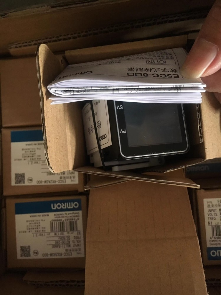 Omron E5CC-QX2ASM-800 E5CCQX2ASM800 Temperature Controller New & Genuine 1PCS