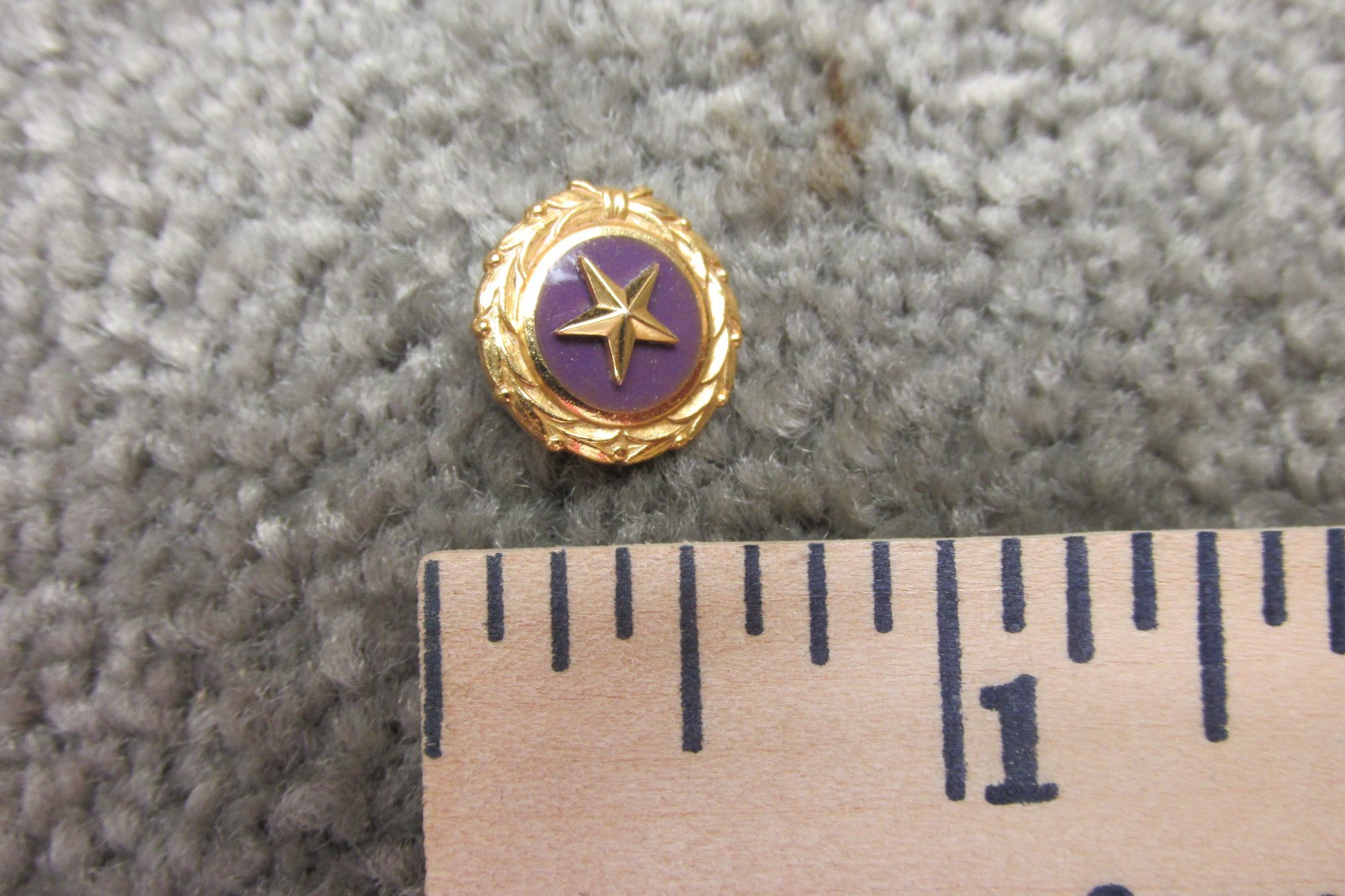 Original Gold Star Mothers US Military Lapel Pin Button 1947 ACT of Congress NOS