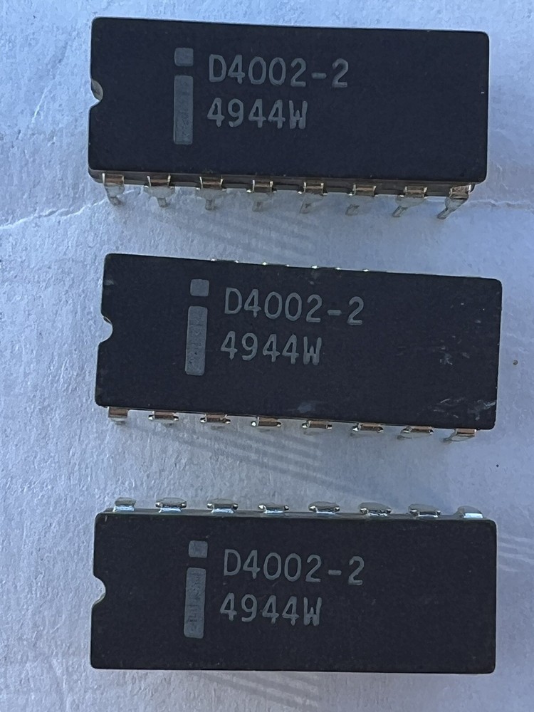 Intel D4002-2 320 Bit 3ea Vintage