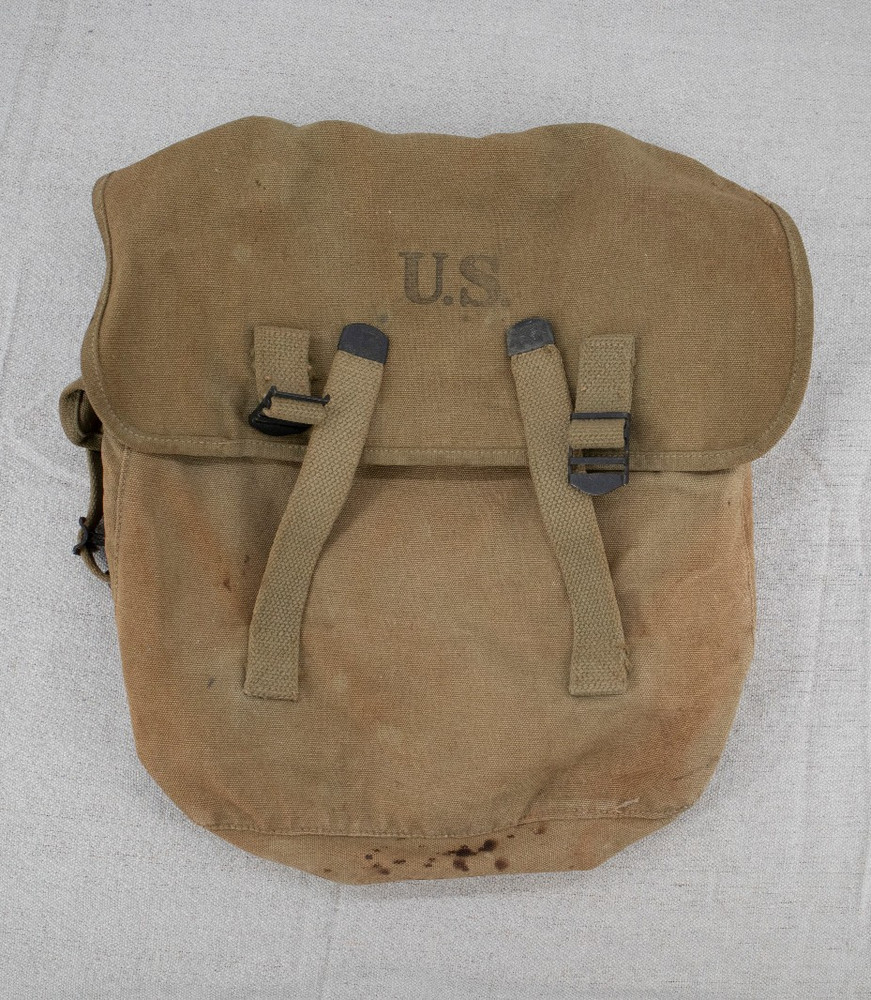 WWII US AIRBORNE PARATROOPER M1936 MUSETTE JUMP BAG 1943 Blood?