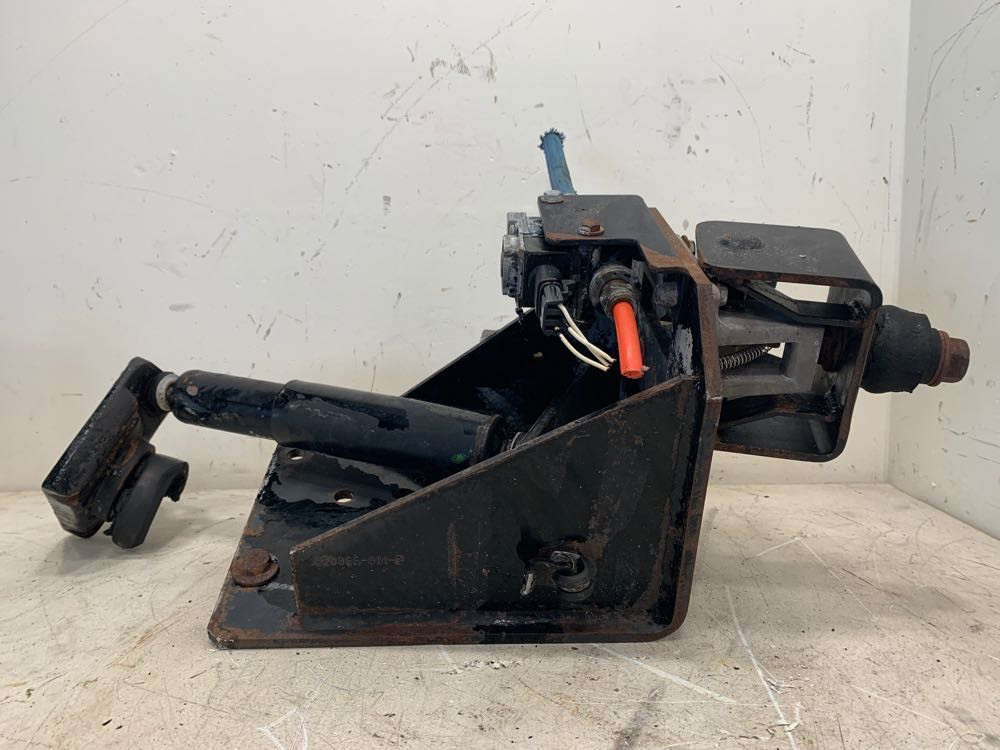 2008 Autocar WX Cab Mount (630-10609)