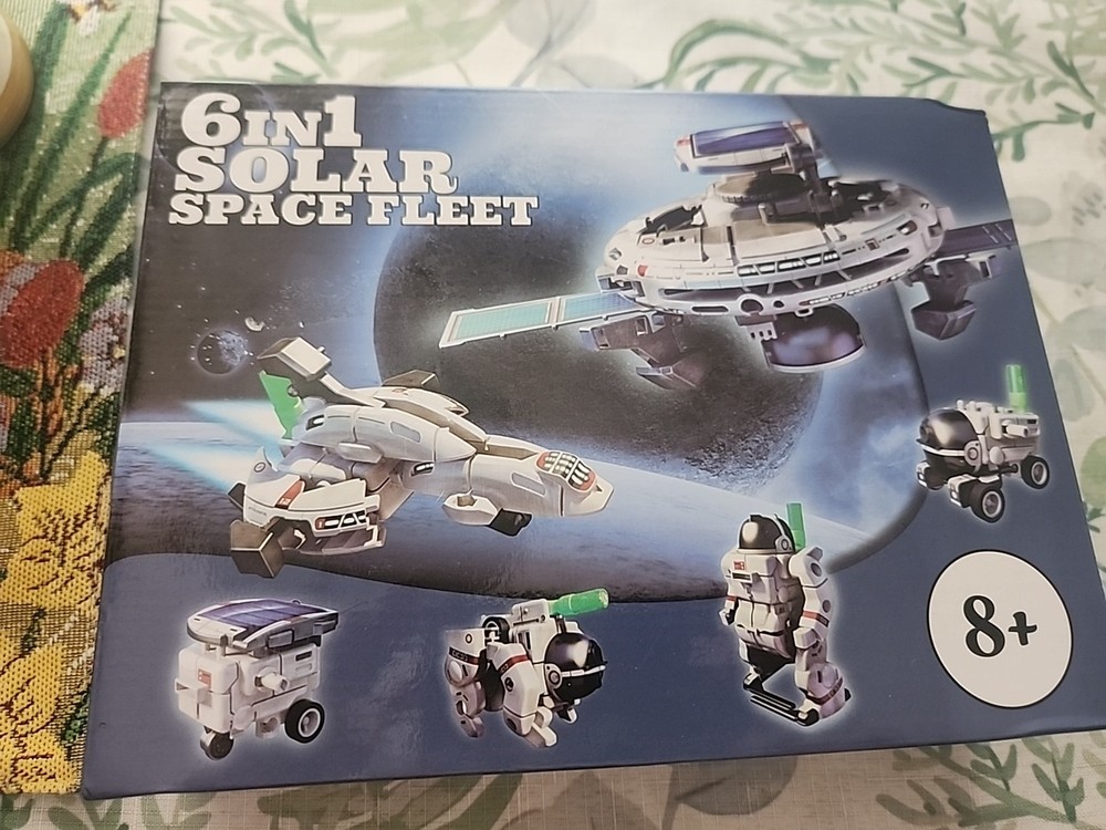 6 in 1 Solar Rechargeable Space Fleet Robots Learning Kit NEW Educational