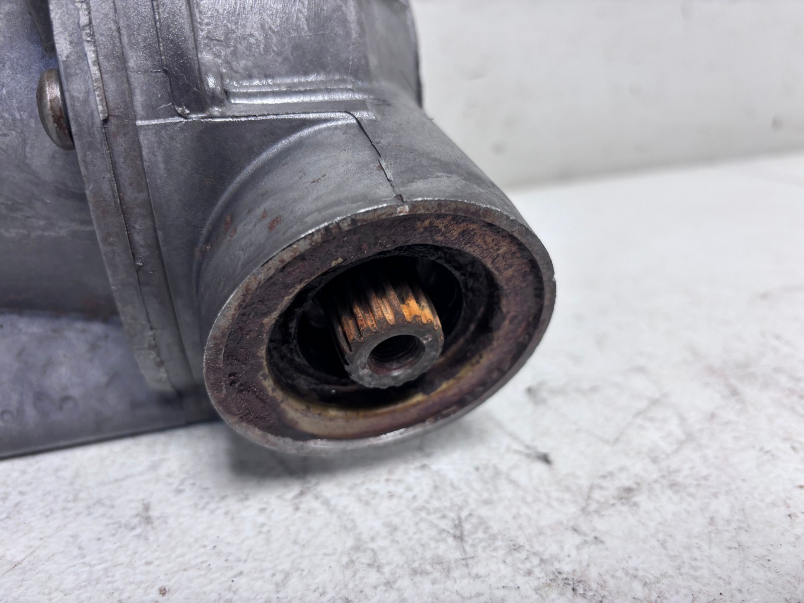 2014 Can Am Maverick 1000 OEM Front Diff Differential Gearcase 703500908