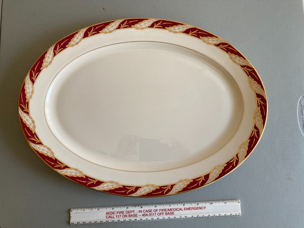 LENOX BELLEVUE MAROON  17" OVAL SERVING PLATTER
