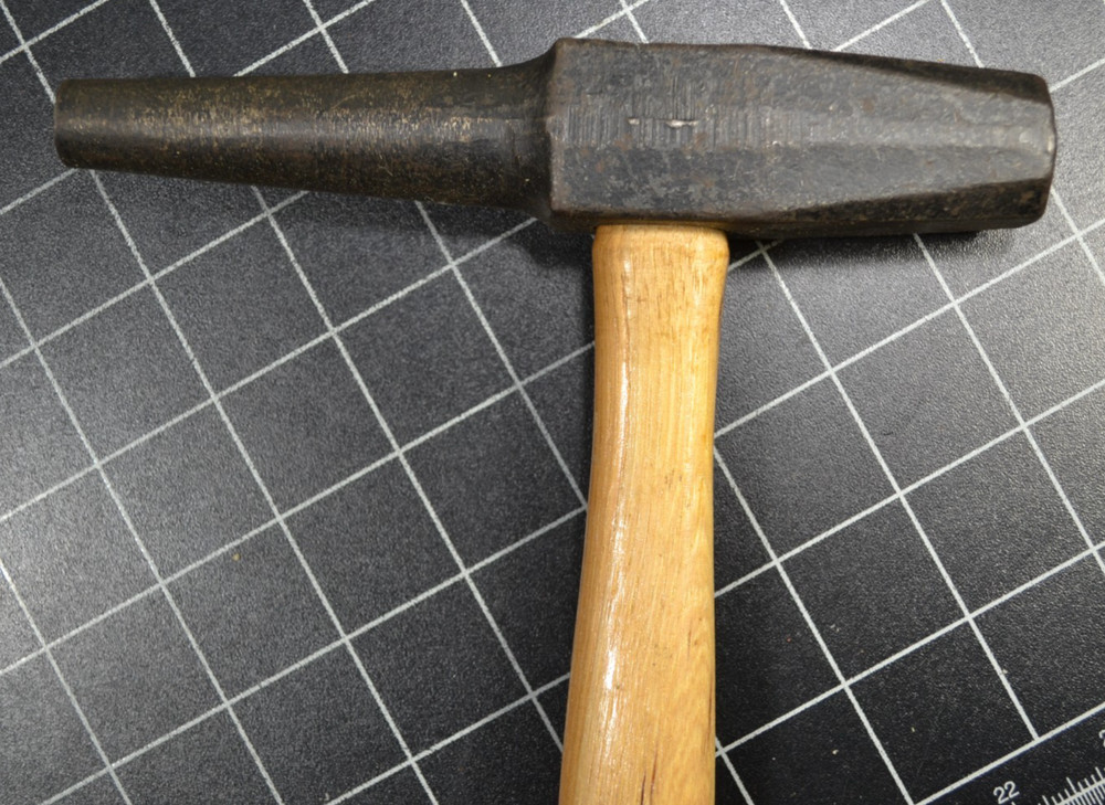 HELLER - BLACKSMITH PUNCH - 3/4" - ORIGINAL HANDLE - UNUSED